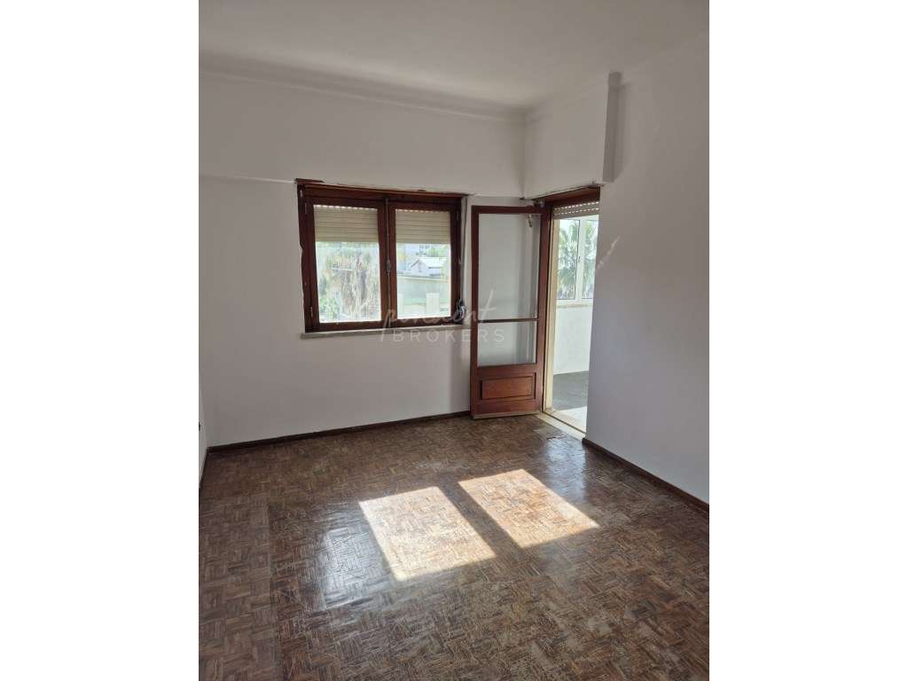 T2 em Oeiras para venda na Figueirinha-8