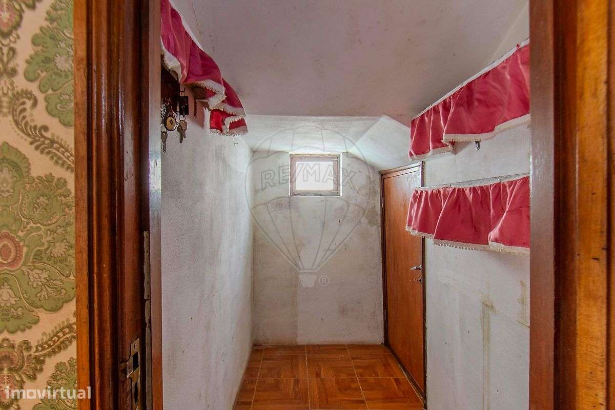 Moradia T4 para venda-9