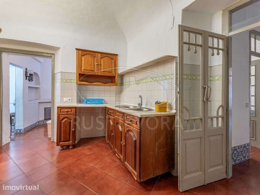 Moradia Unifamiliar T4 no Centro Histórico da Cidade - Potencial de...-27