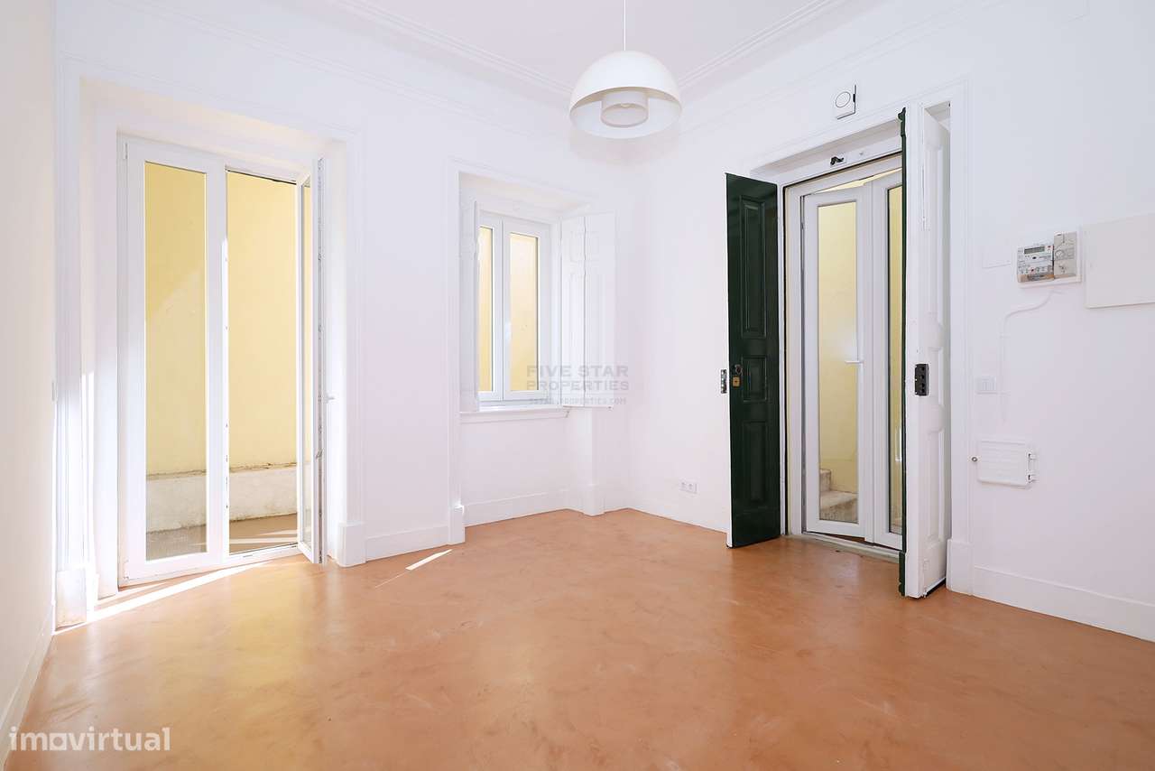 Para Arrendamento - T2 – Renovado – Grande Pátio Exterior – Alcântara - Grande imagem: 4/31