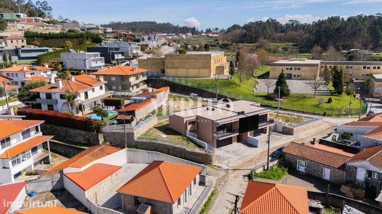 MORADIA T3 GEMINADA - NOVA-37