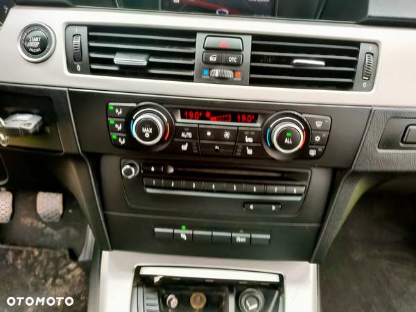 BMW Seria 3 318i Touring Edition Exclusive - 25