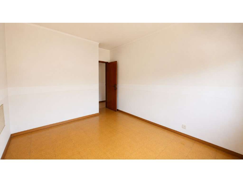 Apartamento Duplex T3 com Varanda | Pontinha-10