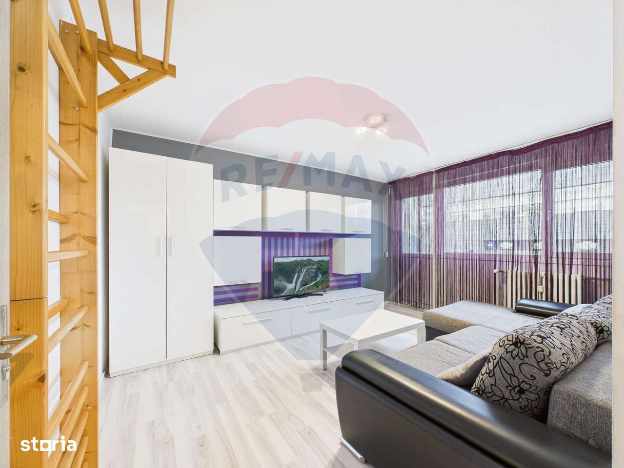 Apartament cu 2 camere de vanzare - Zona Sura Mare-1