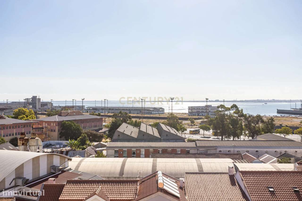 Apartamento T3 em Almada com Excelente Localização-30