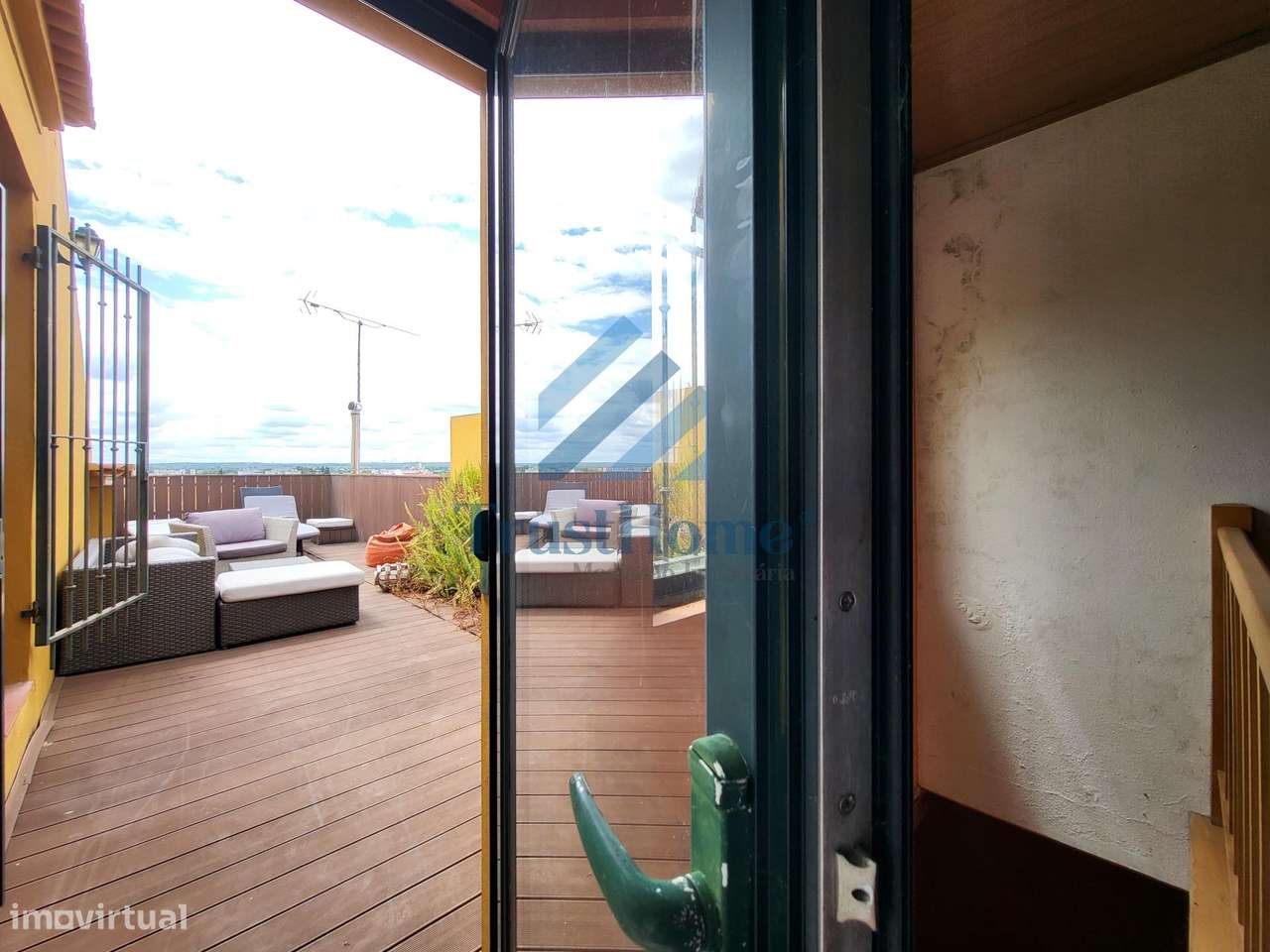 Moradia V5 com jardim, piscina e ginásio no centro de Coruche-33