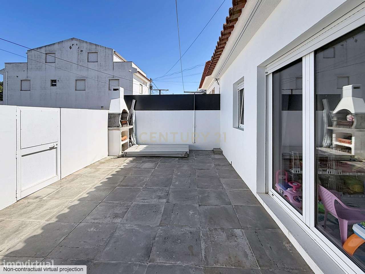 Moradia T3 Térrea Renovada à Venda na Nazaré | Quintal | Suite | Pront-7
