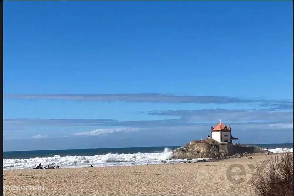 TERRENO 1ª LINHA DE MAR PARA CONSTRUÇÃO DE MORADIA DE 4 FRENTES À PRAI - Grande imagem: 4/17