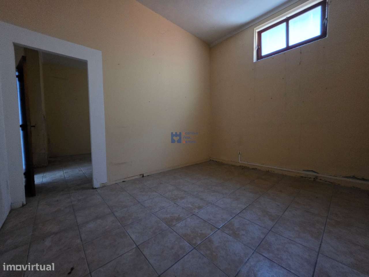 Lojas para comércio/habitação em Ourém-7