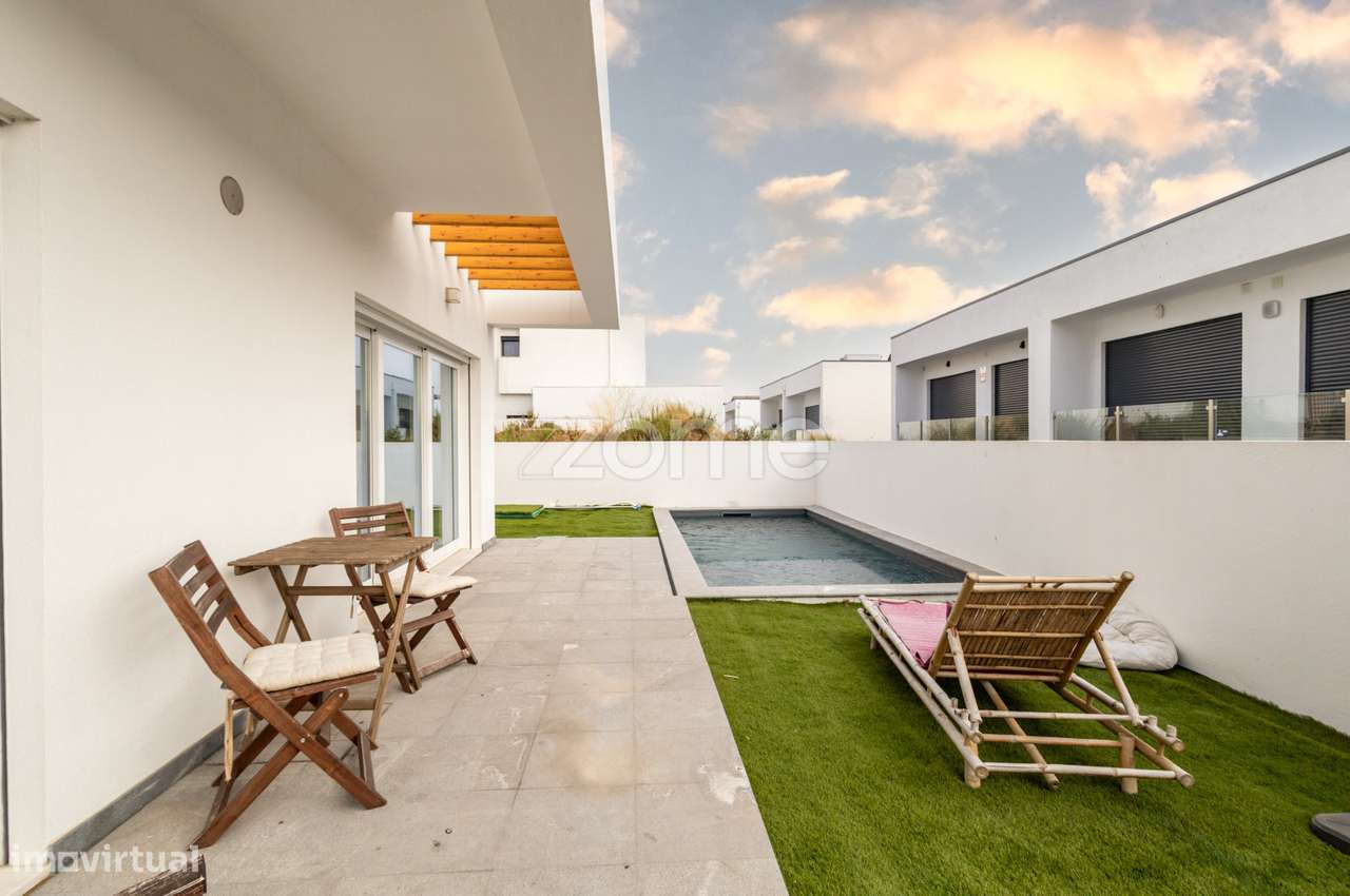 Moradia T3 com piscina na Sobreda-45