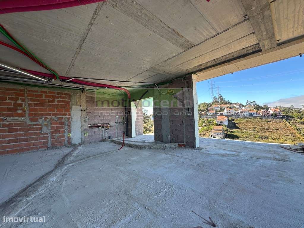 Moradia T4 Contemporânea com Piscina e Garagem - Almargem do Bispo-7