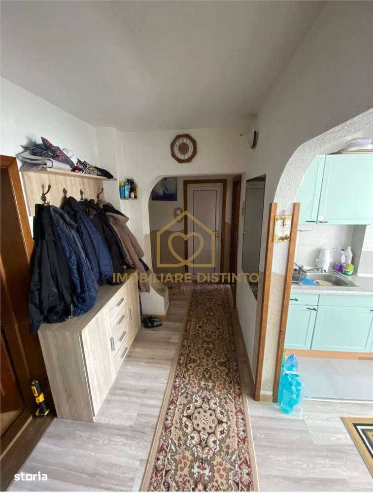 Apartament cu 3 camere zona Centrala-8