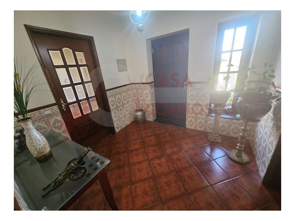 Moradia T3+T2 com garagem e jardim.-11