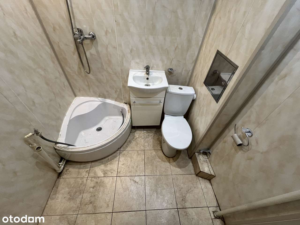 Sprzedam dwa rozkładowe pokoje na Teofilowie-siódme piętro z balkonem! - Pełny obrazek: 5/10