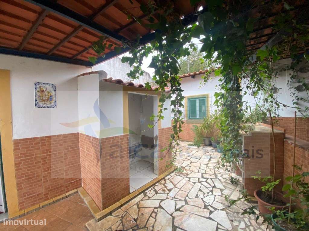 Quintinha de charme com 1,7 ha, capela privada e abundância de água...-20