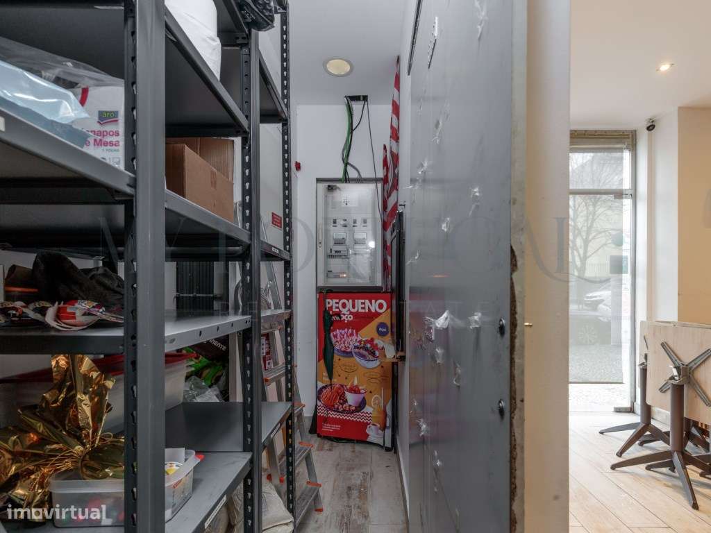 Oportunidade Única em Belém: Trespasse de Creperia/Gelataria de Suc...-22