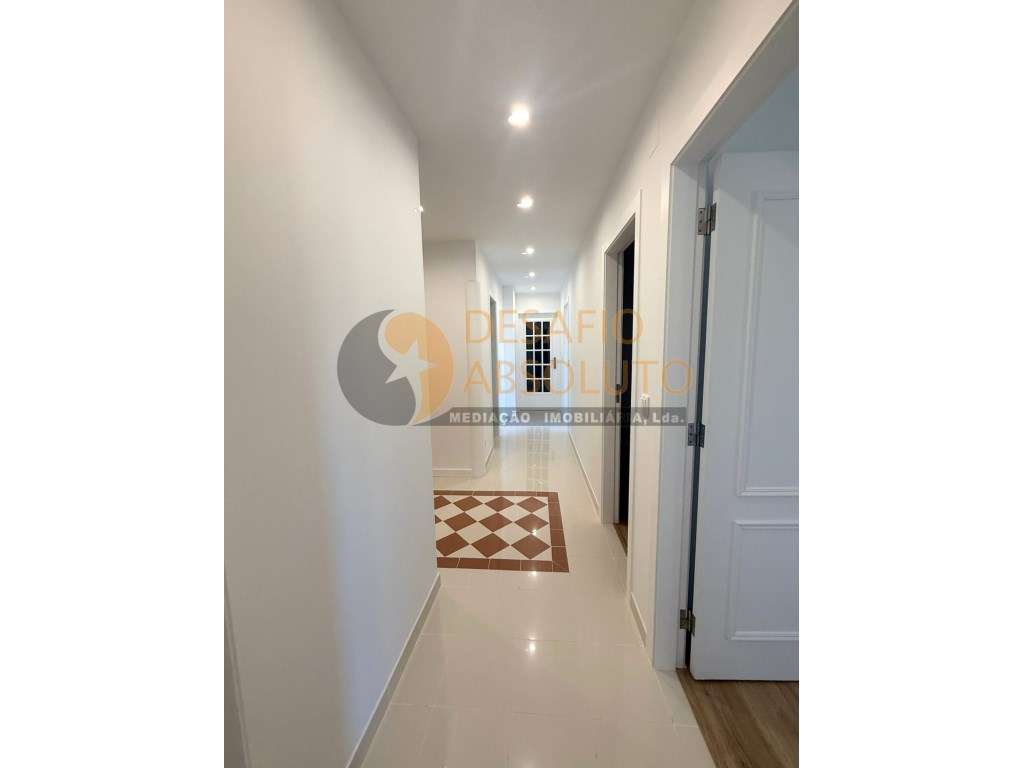 Apartamento T3 c/ Arrecadação. Feijó | Almada-12