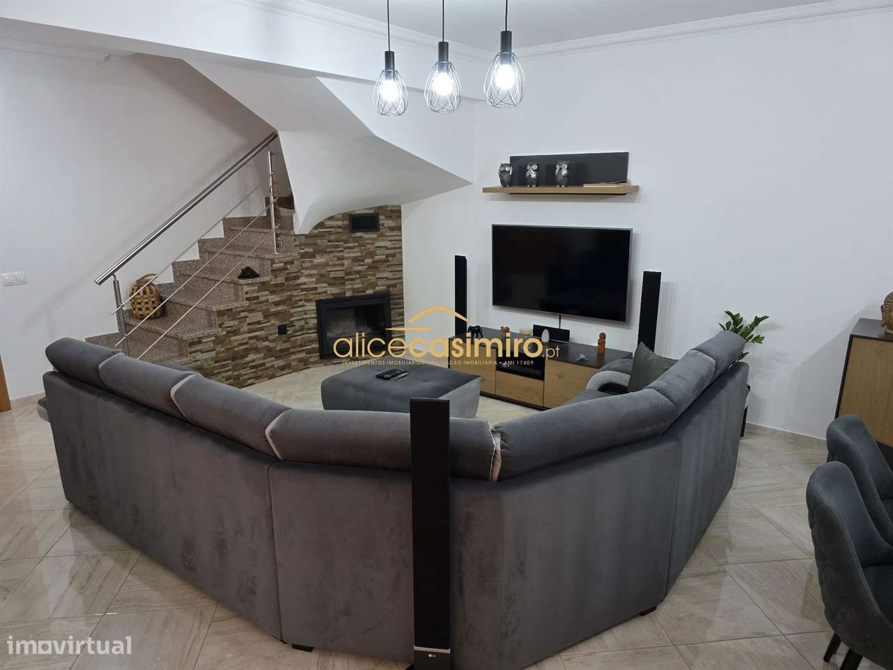 Moradia T4 - boas áreas- excelente estado!-12