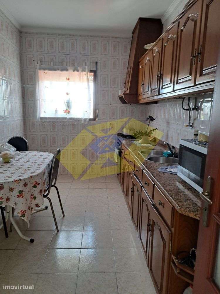 Moradia Bi-Familiar T2+T2 em Felgueiras ( 1 minuto do centro da cidade-5