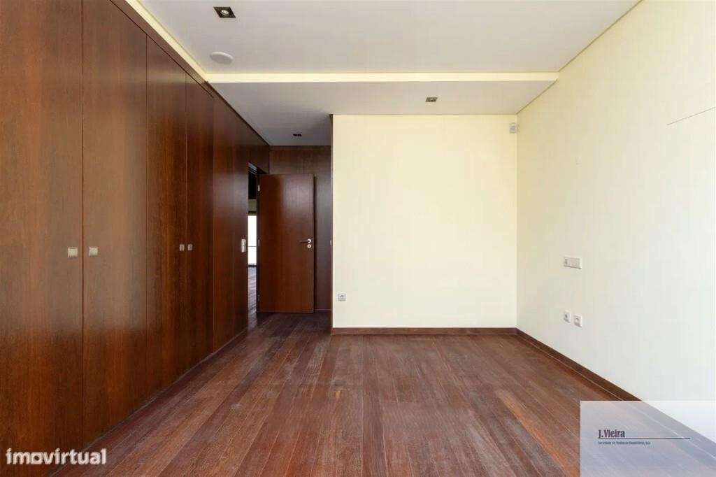 Moradia T4 nova centro de Gaia - Grande imagem: 5/8
