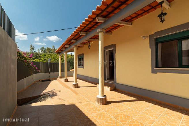Moradia Tradicional Algarvia com Anexo e Terreno Amplo em Casa Branca,-7
