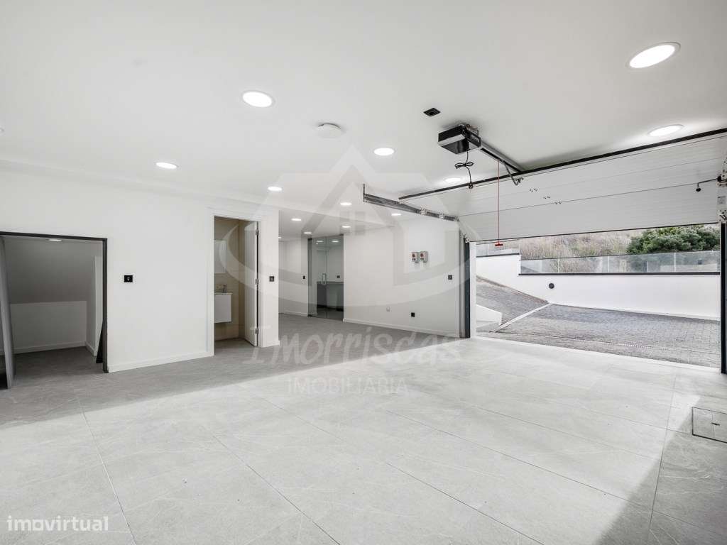 Moradia T4 com piscina e vista panorâmica em São João da Talha-45