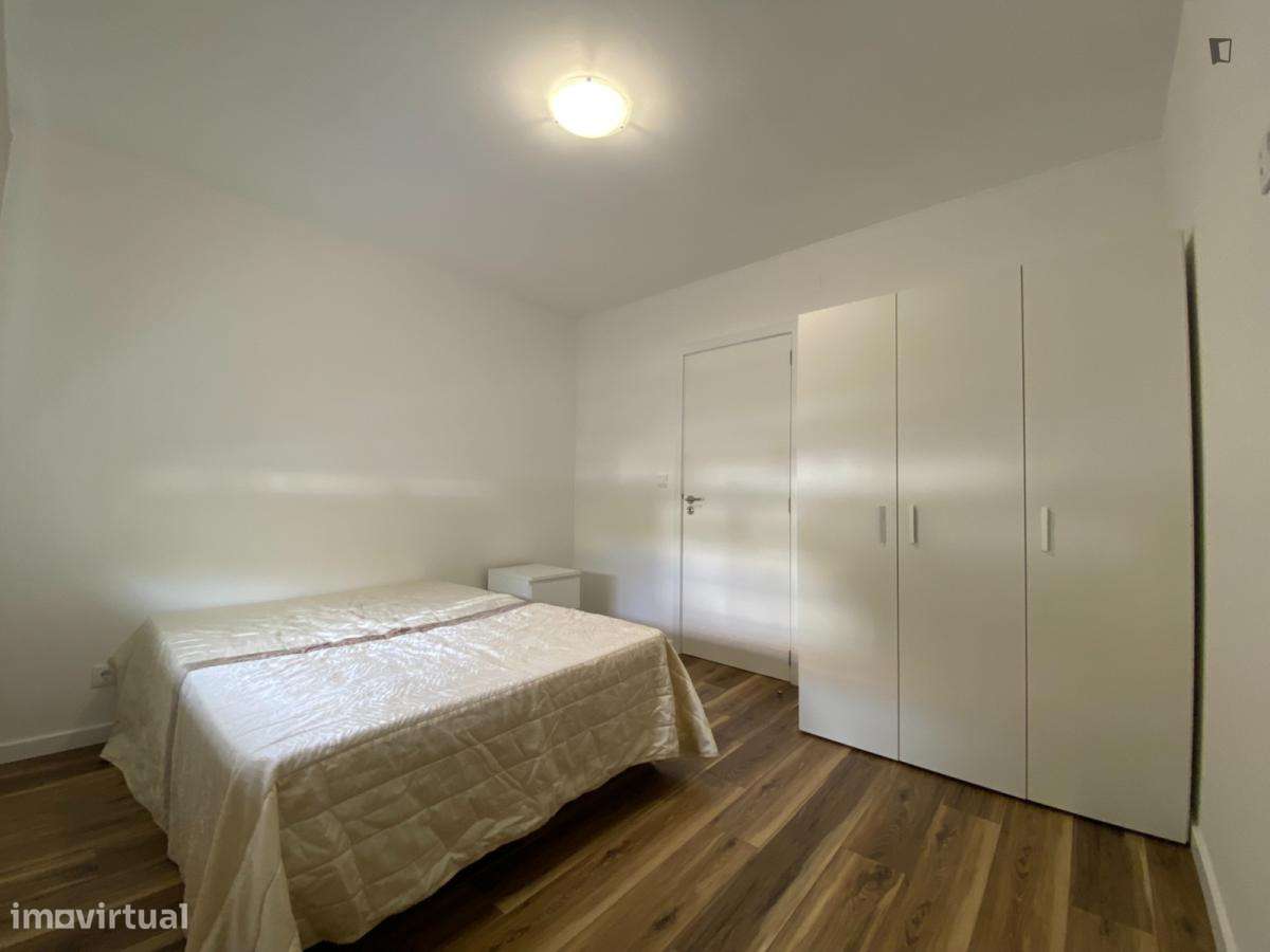 Quarto - localizado em Ramalde Porto - Grande imagem: 5/10