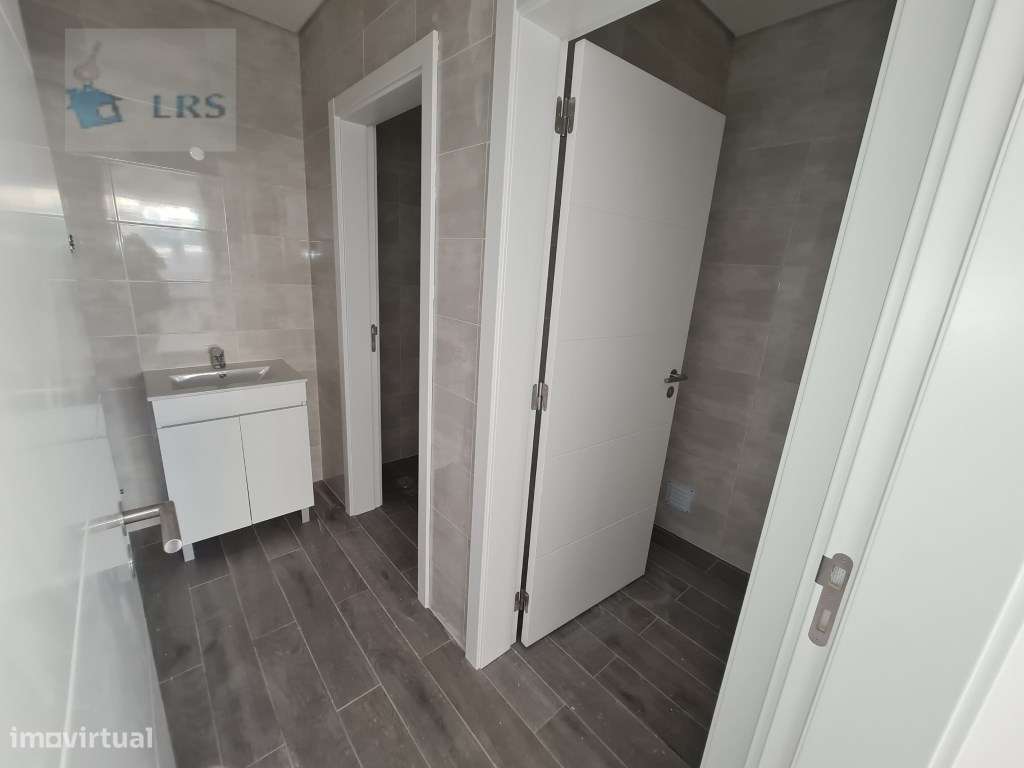 Loja nova a estrear para venda na Parede - Localização de Excelênci...-3