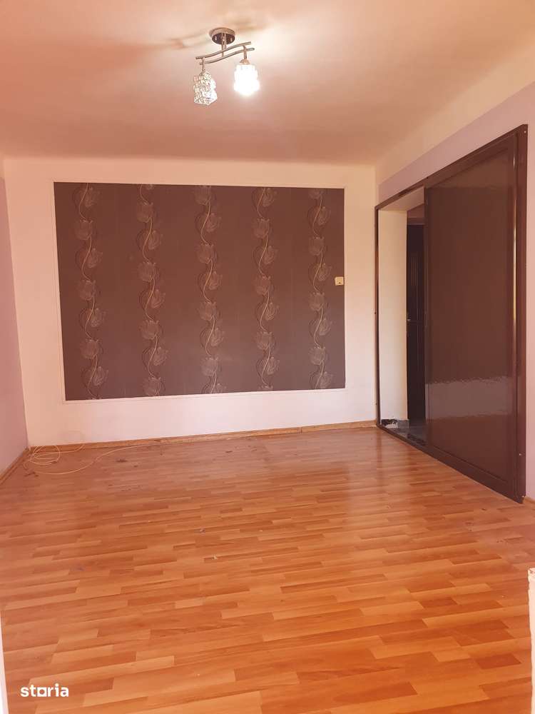 garsonieră Exercițiu / str. Traian , LIBERĂ / Amplasament DEOSEBIT !!!-1