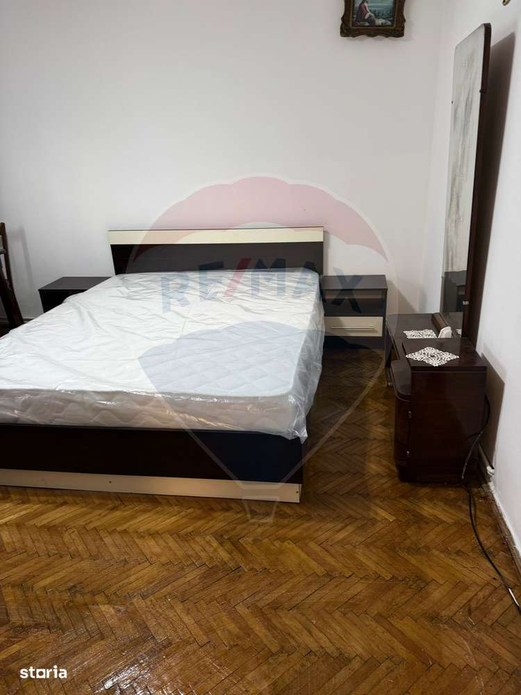 Apartament cu 3 camere de închiriat - Imagine principală: 4/8