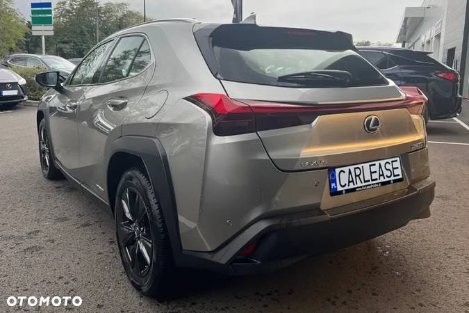 Lexus UX - 3