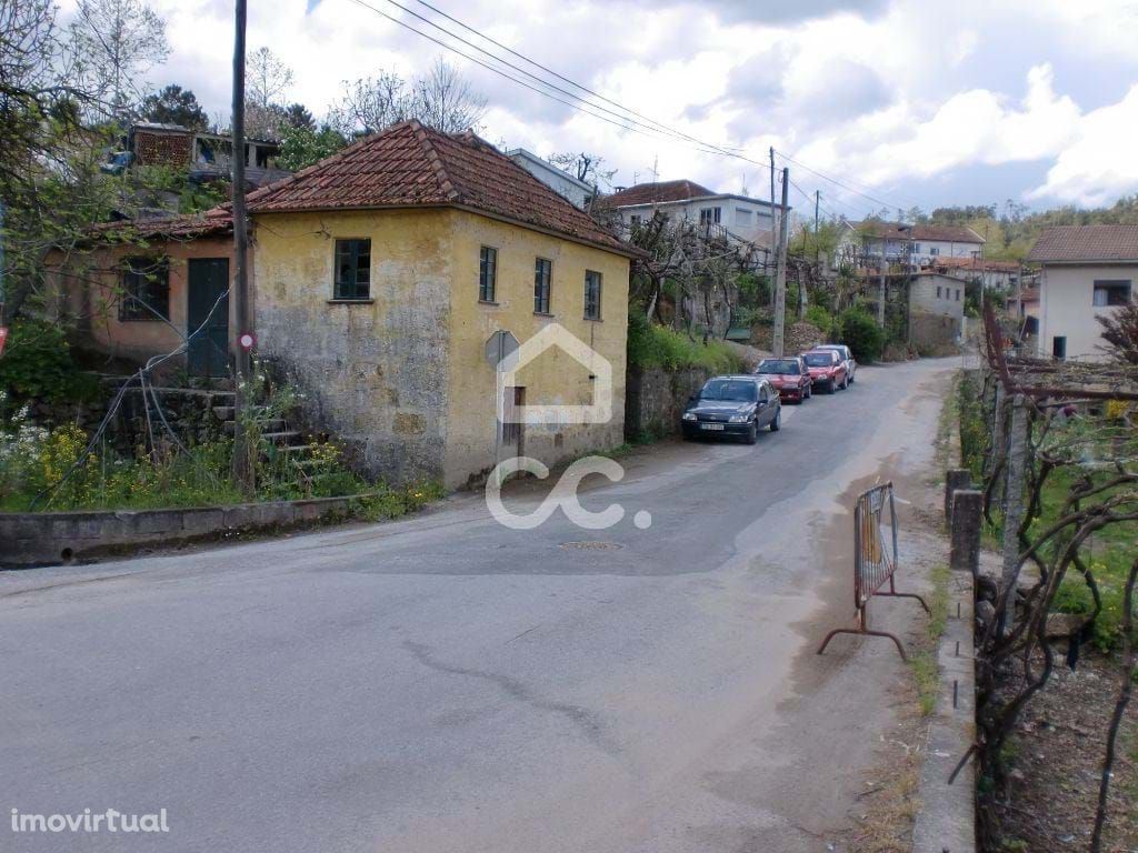 Casa Para Restauro, Torno, Lousada