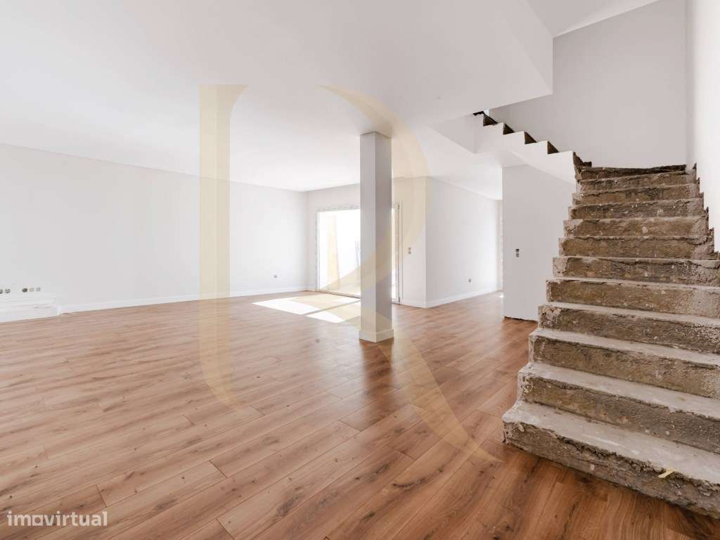 Moradia T4 nova com logradouro nas Paivas - Amora - Seixal-16