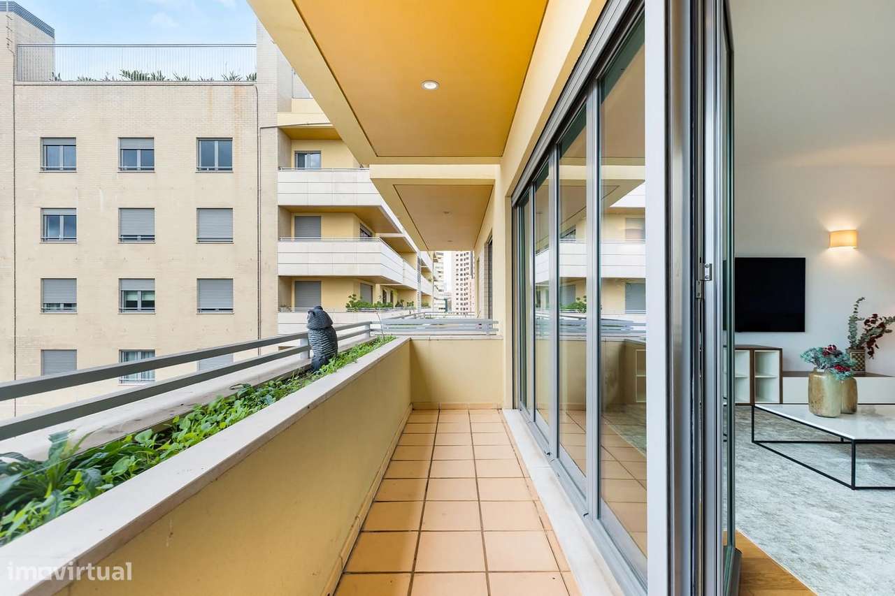 Apartamento T3 com piscina, Laranjeiras, Lisboa - Grande imagem: 4/22