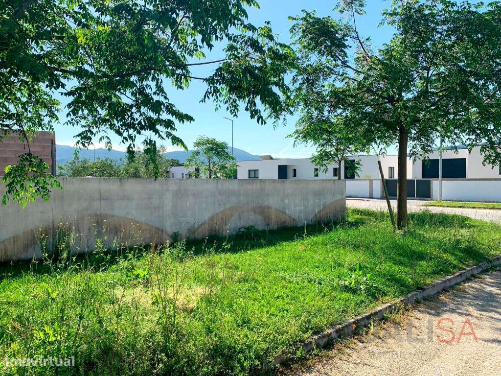 Moradia T3 nova individual térrea com jardim e excelentes áreas em ... - Grande imagem: 5/12