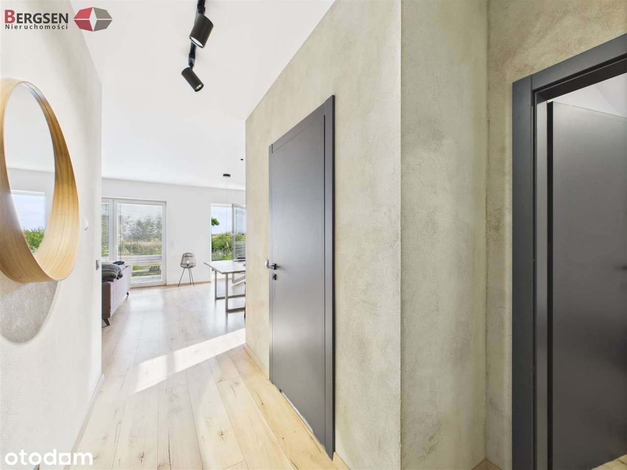 Nowiczesny, cisza, zieleń, las, jeziora, sarny-2