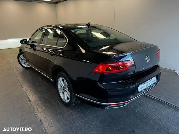 Volkswagen Passat 2.0 TDI DSG Highline - 18