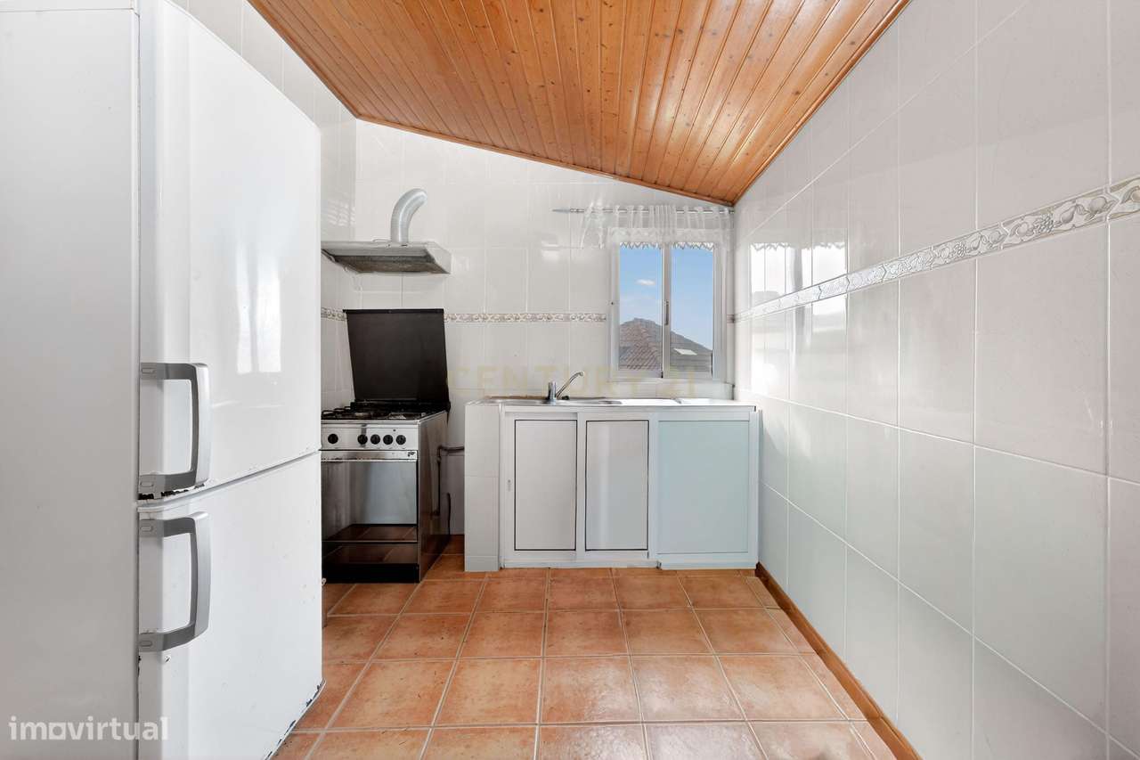 Oportunidade Única: Moradia T2 Tradicional nas Achadas da Cruz-6