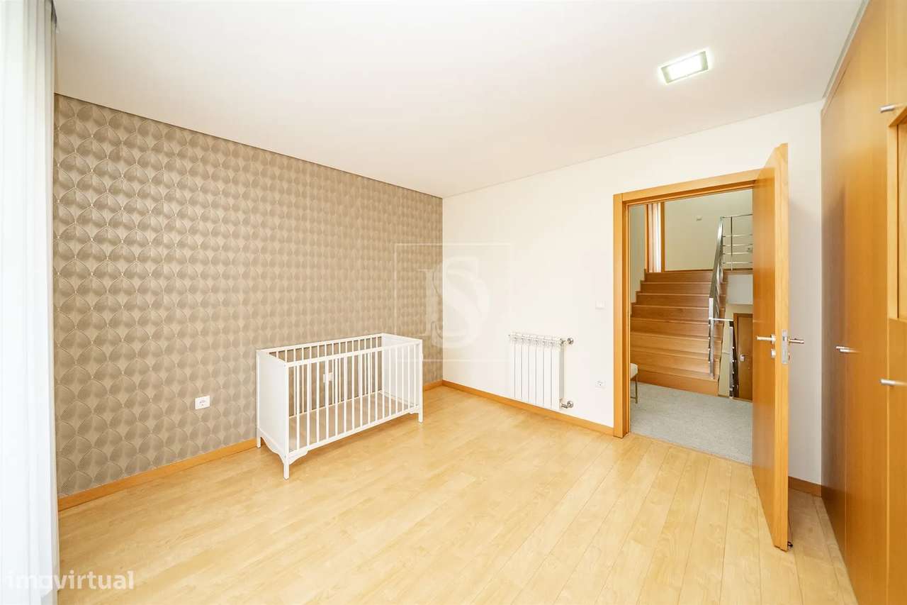 Moradia T4 com 2 Suites em Gamil – Barcelos-27