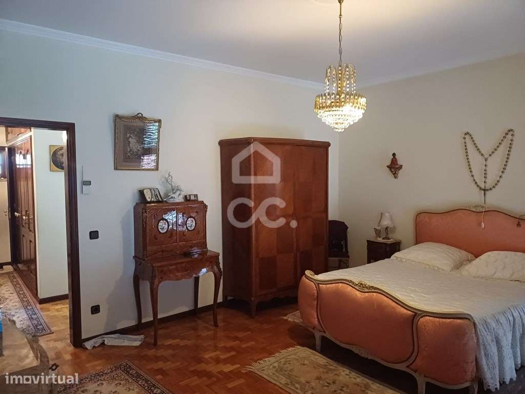 Moradia Bi-familiar T5+T2 em Palmeira, Santo Tirso-5