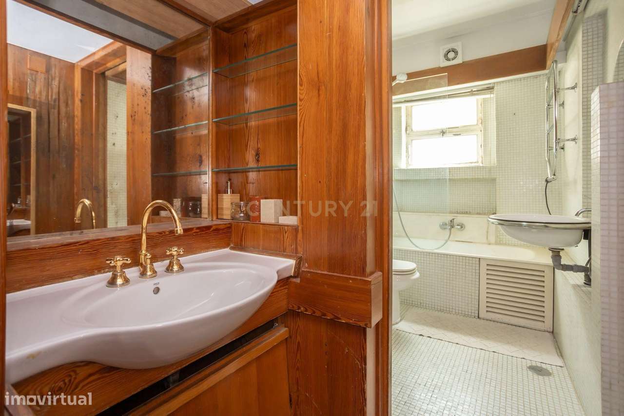 Apartamento T2 para remodelação nas Picoas -Lisboa-26