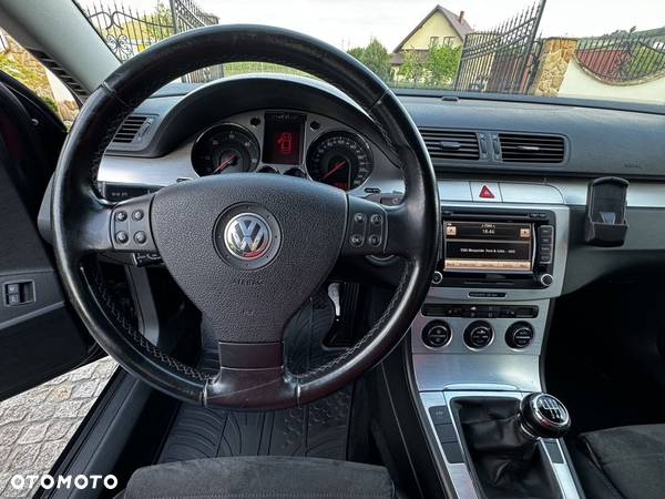 Volkswagen Passat 2.0 TDI Highline - 23