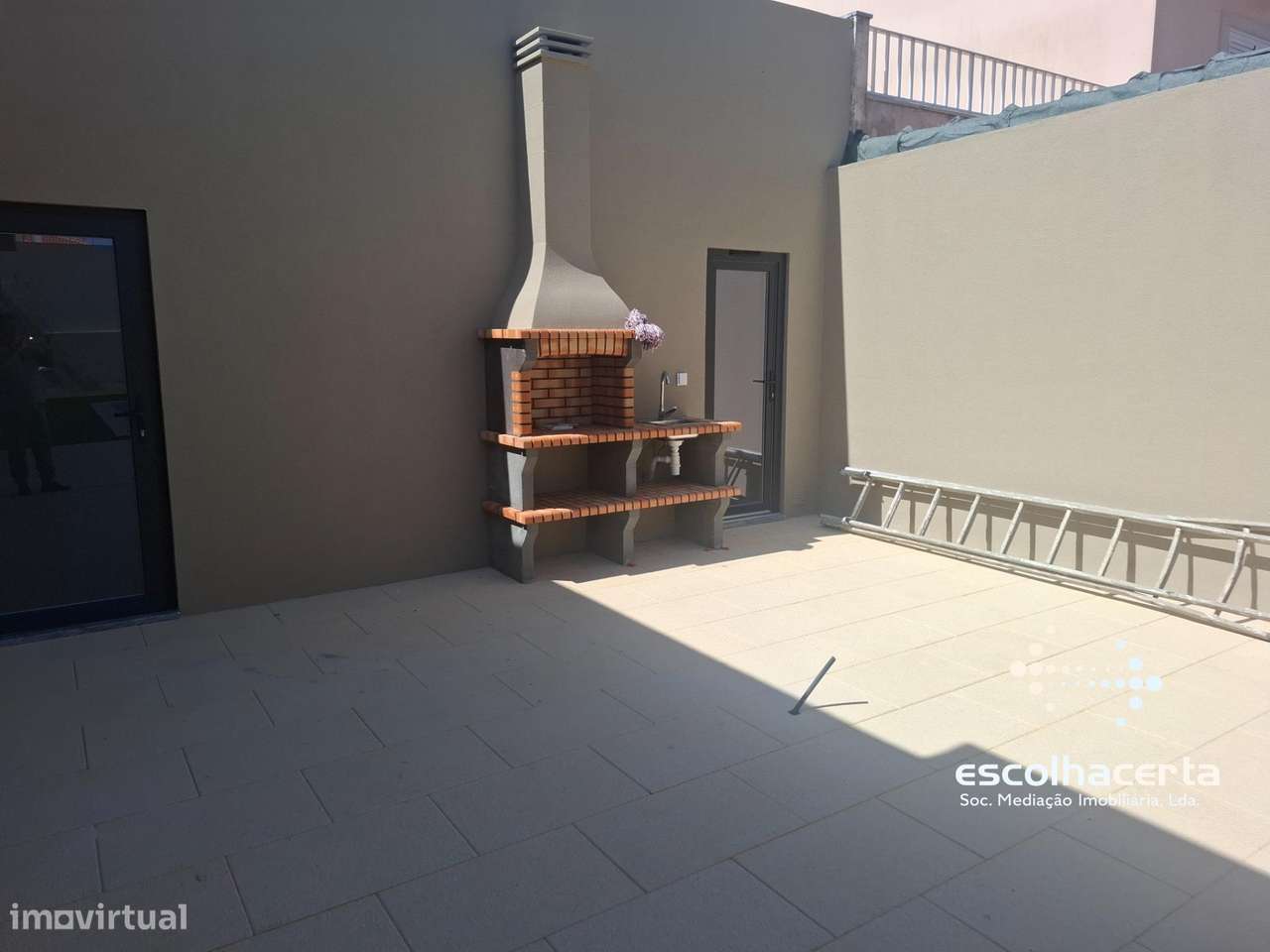 Moradia Térrea T4 Nova com Piscina Brejos Azeitão-12