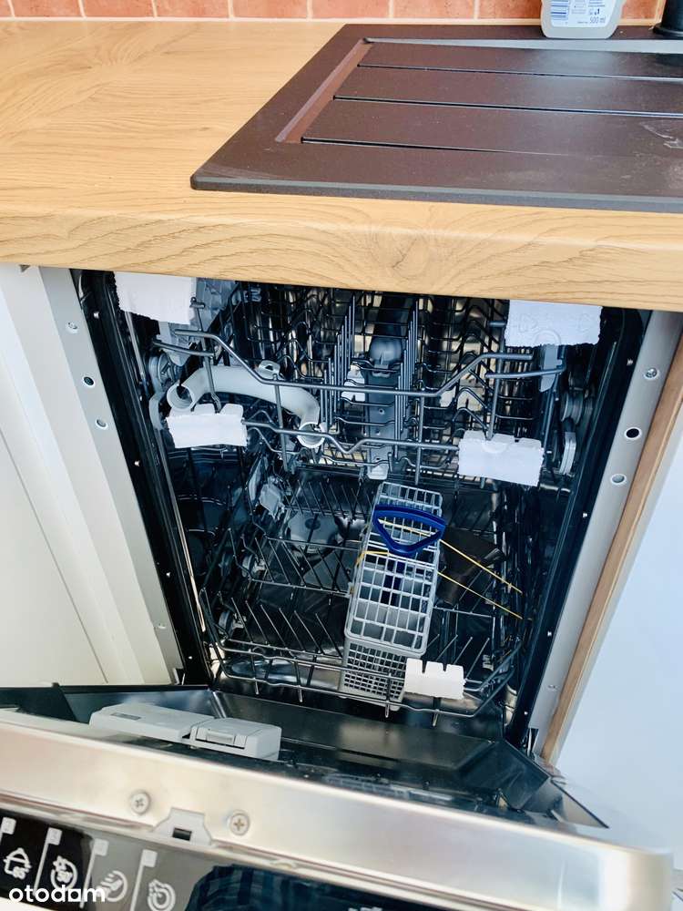 Plac Centralny,2 pokoje, po remoncie, winda, słoneczne, do wejścia-14