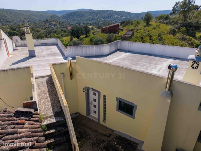 Moradia Tradicional Algarvia com Anexo e Terreno Amplo em Casa Branca,-32