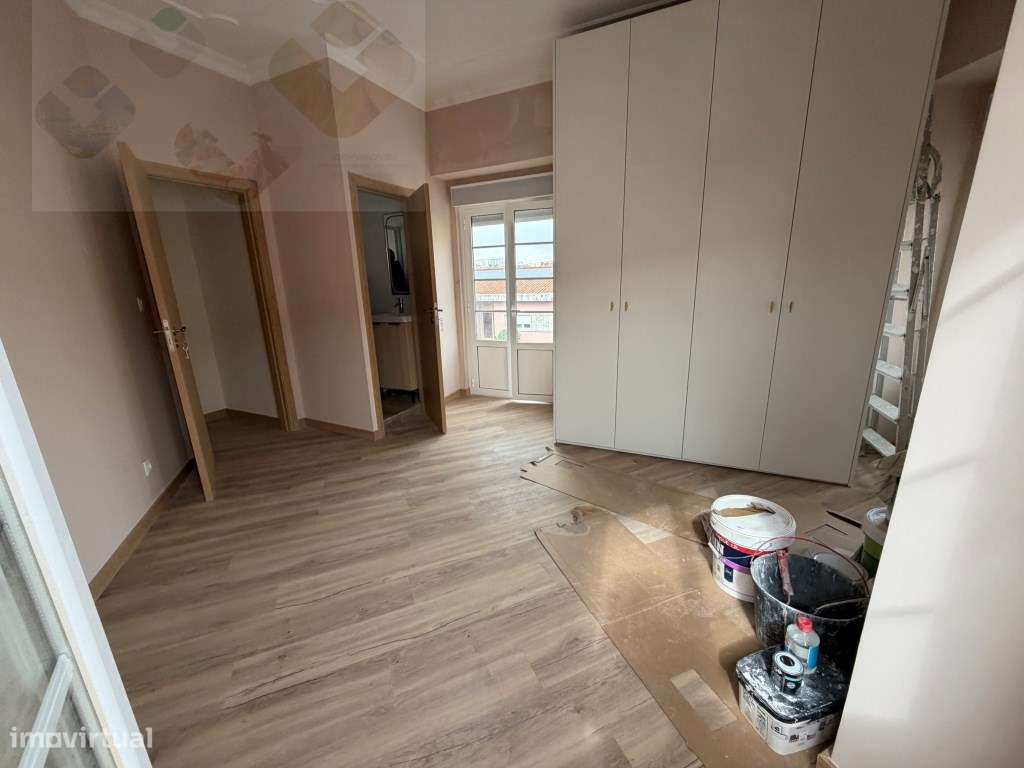 Ótimo T2 - Amadora centro (igreja)-24