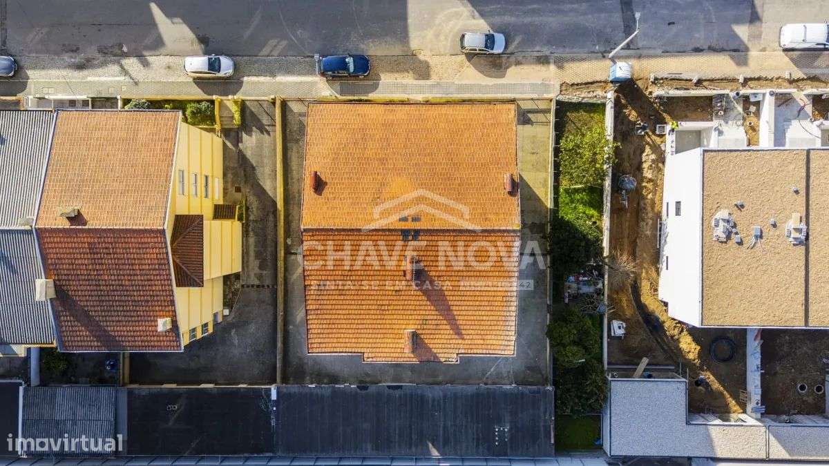 Apartamento T3 Remodelado com Garagem Box e Terreno para Cultivo-30