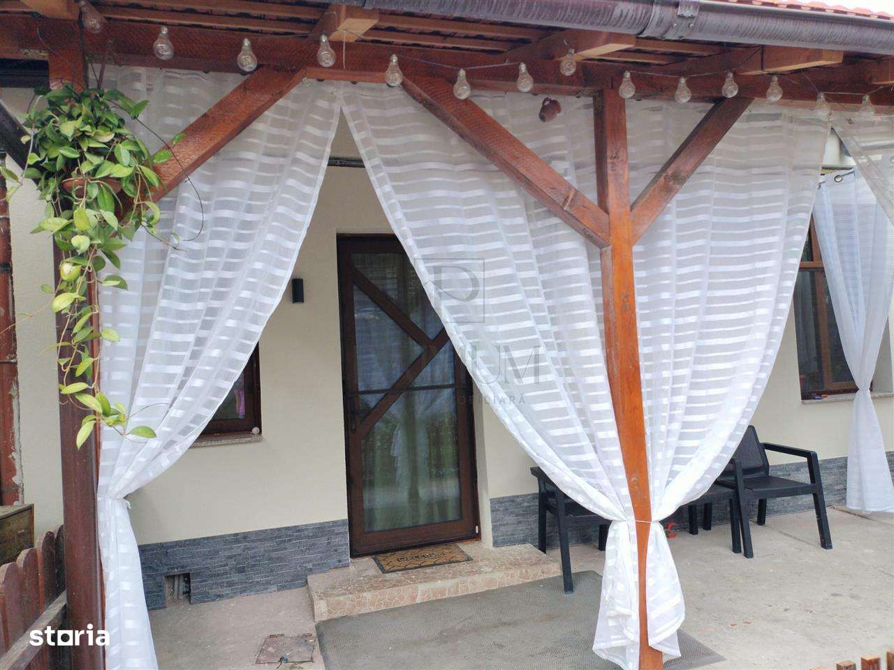 MEHALA - CURTE COMUNA - 3 CAMERE - CENTRALA PROPRIE - TERASA - IZOLATI - Imagine principală: 5/17