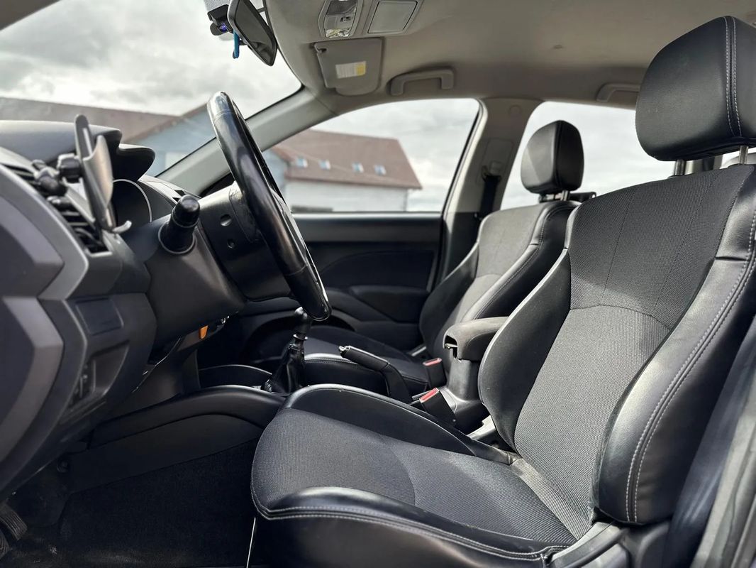 Peugeot 4007 HDI FAP 7-Sitzer Active - 24