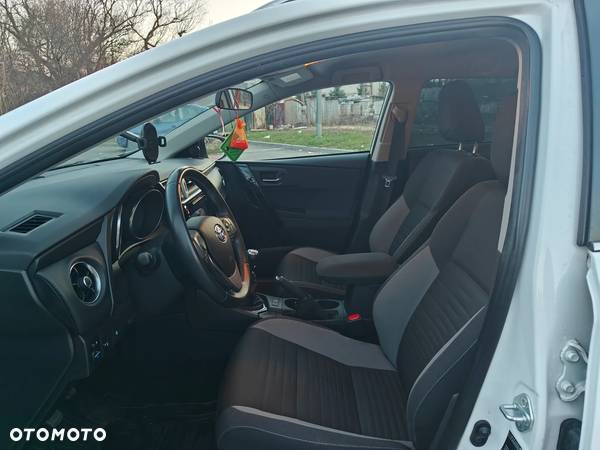 Toyota Auris 1.6 Premium - 14